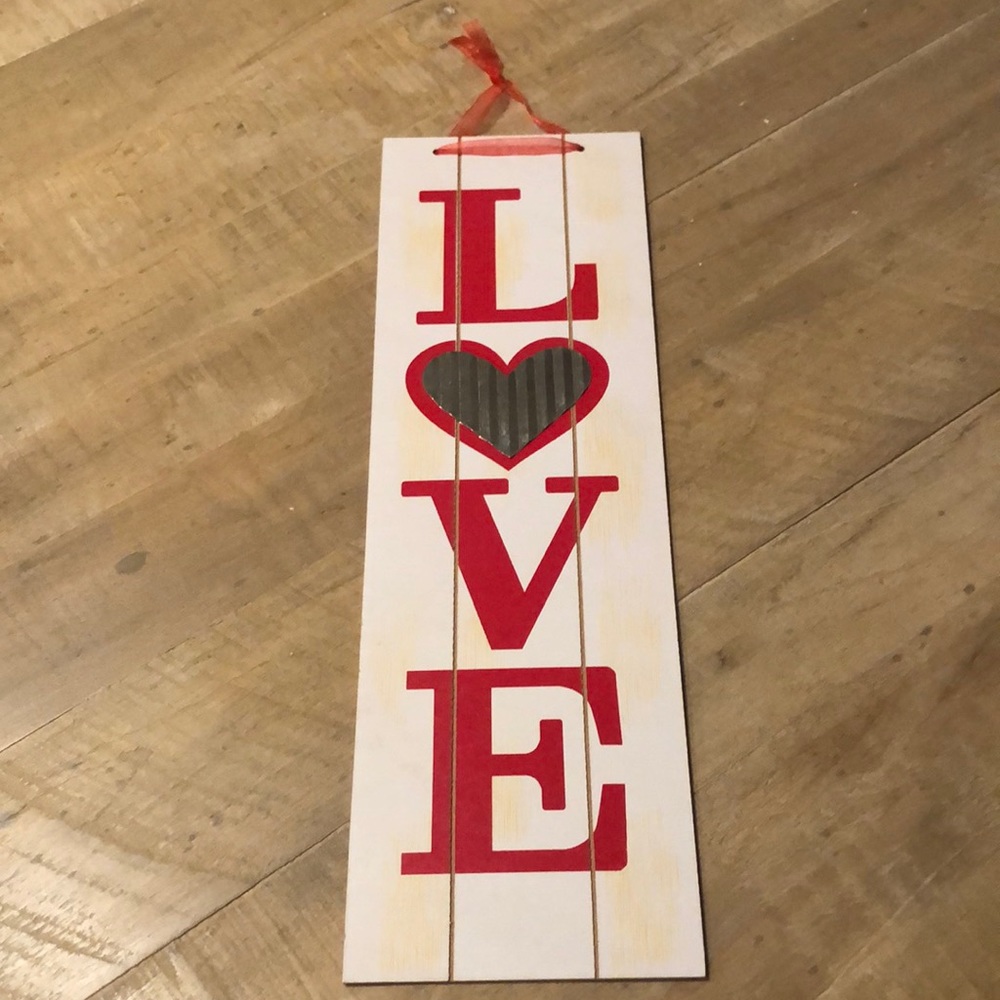 Valentine’s Day LOVE sign 19” x 6” Farmhouse Distressed ❤️